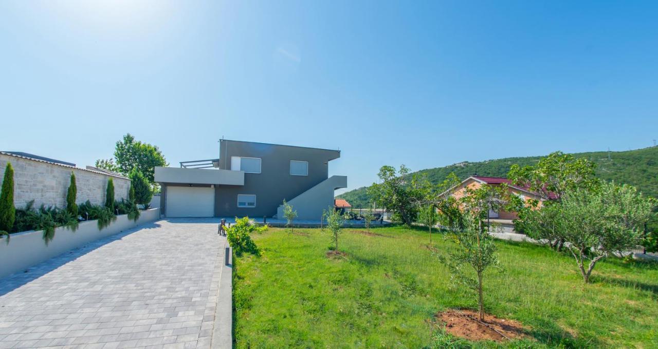Villa Carpe Diem - With Private Pool Mostar Exteriör bild